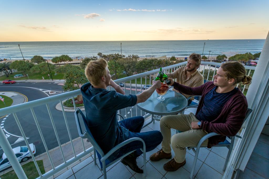Capeview Apartments - Right On Kings Beach Caloundra Exterior foto